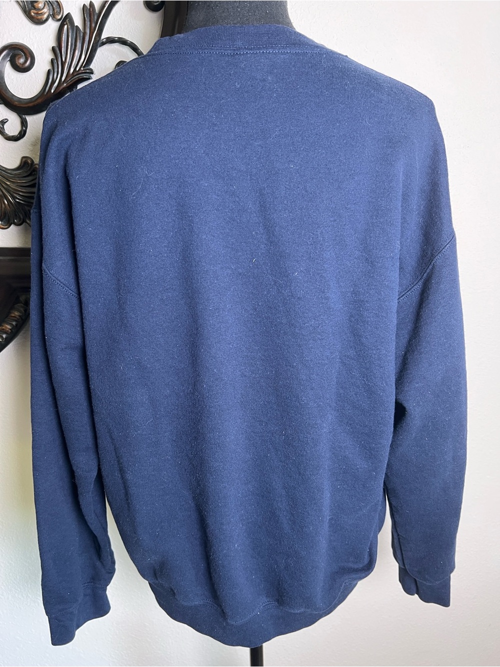 Gildan Unisex Adult Navy Blue Heavy Blend Crewneck Sweatshirt Salty in Red M - Picture 9 of 13